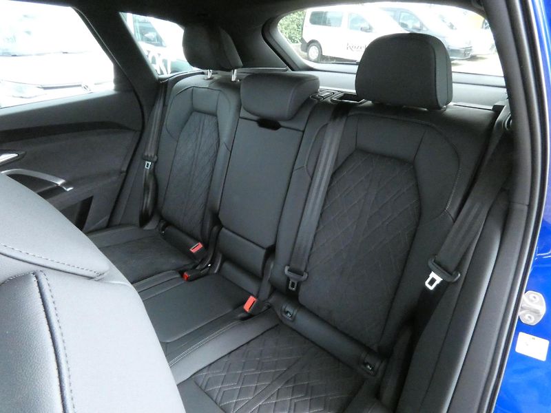 Audi Q5 (2025) S-Line 2.0 TDI 150KW quattro - fotka 22 z 29