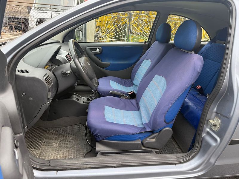 Opel Corsa (2002) - fotka 12 z 24