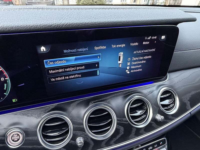 Mercedes-Benz Třídy E (2020) 300E 4MATIC PLUG-IN HYBRID - fotka 27 z 40