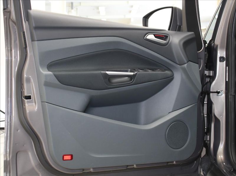Ford C-MAX 2,0 TDCI 103kW AT 164tkm. STK - fotka 15 z 22