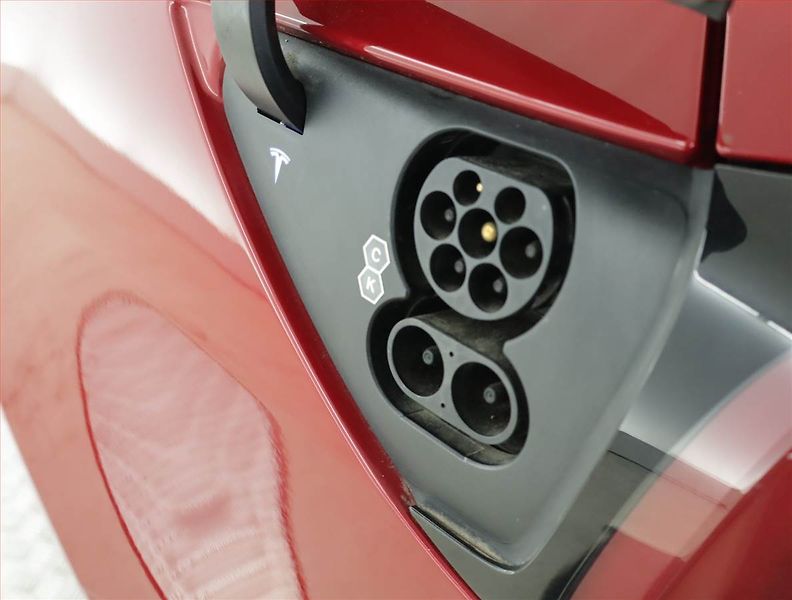 Tesla Model 3 (2021) Long Range 4WD 79kWh, SoH 92% - fotka 21 z 22