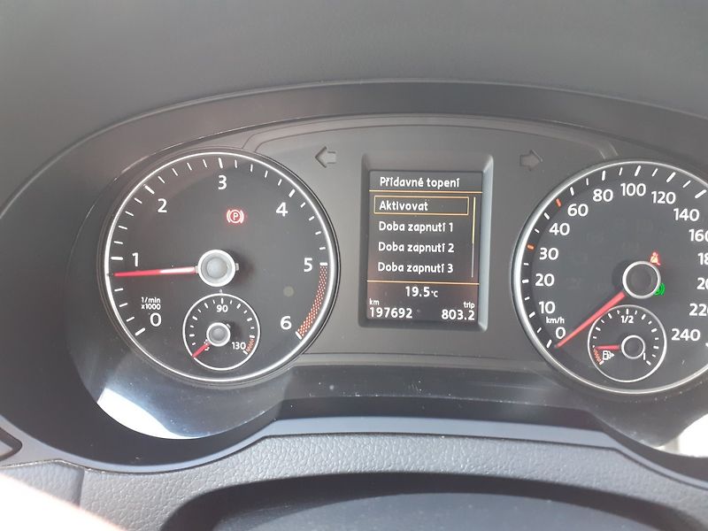 Volkswagen Sharan (2017) 2.0 TDI 4X4 DSG 7 MÍST. - fotka 17 z 48