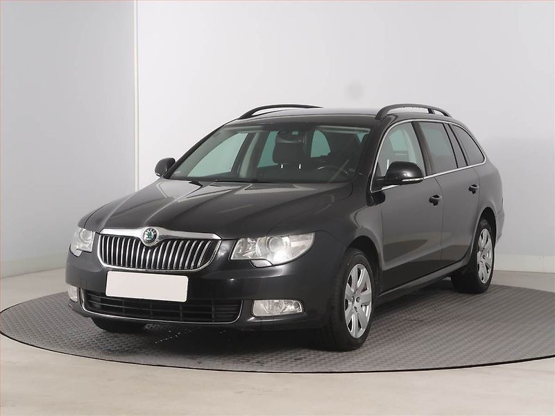 Škoda Superb (2013) Comfort 2.0 TDI, Automat - fotka 2 z 18