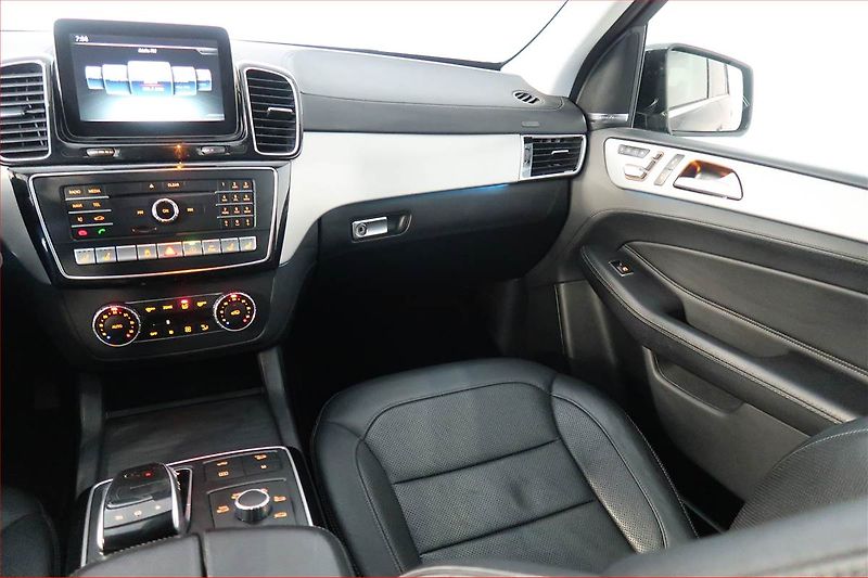 Mercedes-Benz GLE (2016) Avantgarde 350 d - fotka 8 z 19