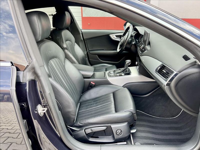 Audi A7 3,0 TDi S-line QUATTRO / LED - fotka 20 z 54