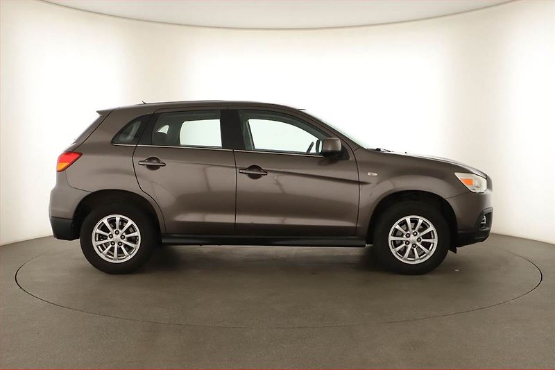 Mitsubishi ASX (2010) 1.6 MIVEC, Tempomat - fotka 6 z 13
