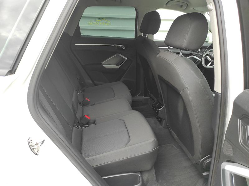 Audi Q3 1.5 35TFSI S tronic - fotka 14 z 52