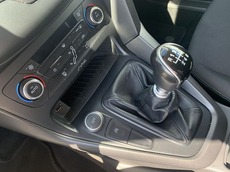 Ford Focus TREND 1.0 EcoBoost 92kW MAN6 - fotka 19 z 20