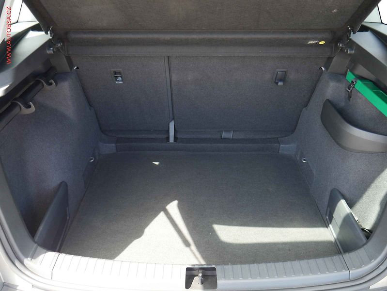 Škoda Karoq (2018) 1.6 TDi, ČR, LED, AC, TZ - fotka 7 z 19