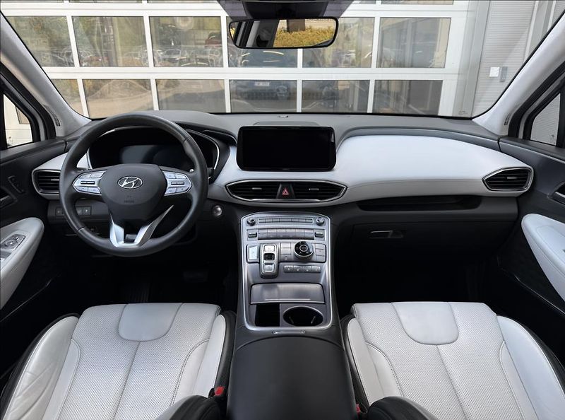 Hyundai Santa Fe 1,6 T HEV 4x4 AT 7M  Luxury - fotka 14 z 26