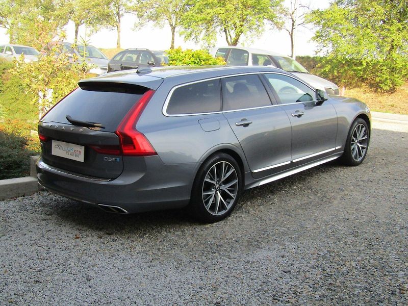 Volvo V90 (2018) D5 AWD POLESTAR 173kW - fotka 11 z 43
