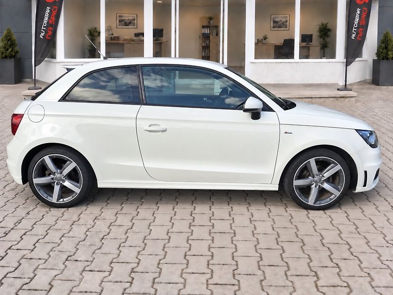 Audi A1 (2011) 1.2TFSi 63kW S-LINE -NOVÉ V ČR - fotka 8 z 34