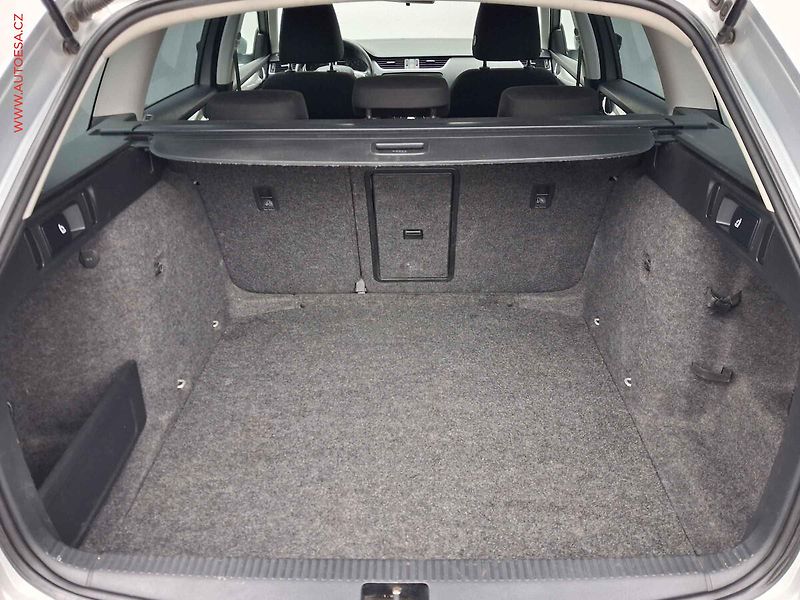 Škoda Octavia (2016) 1.6TDi, ČR, AC, výhřev sed - fotka 7 z 14