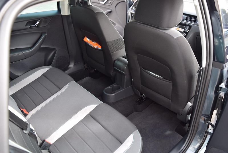 Škoda Rapid (2016) 1.2TSI 66kw AMBITION JOY XENON - fotka 36 z 49