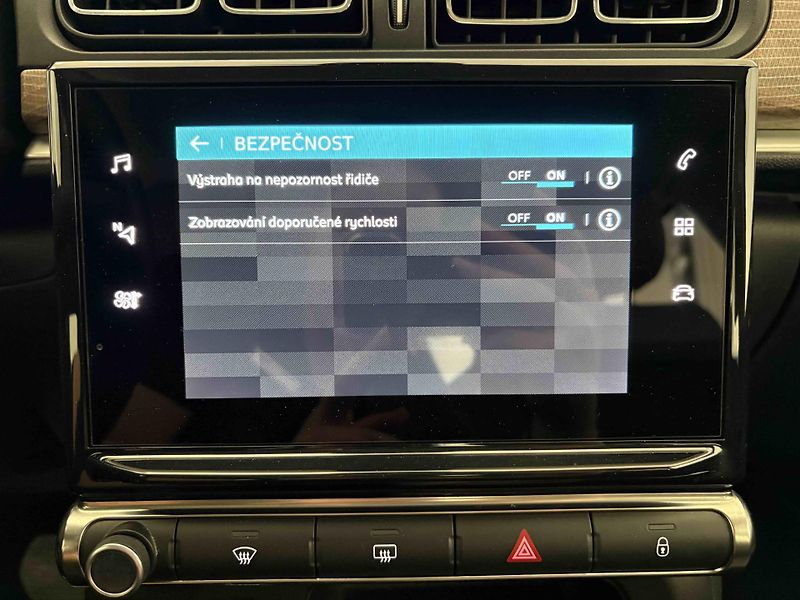 Citroën C3 (2022) Shine 1.2 PureTech 110K EAT6 - fotka 32 z 37