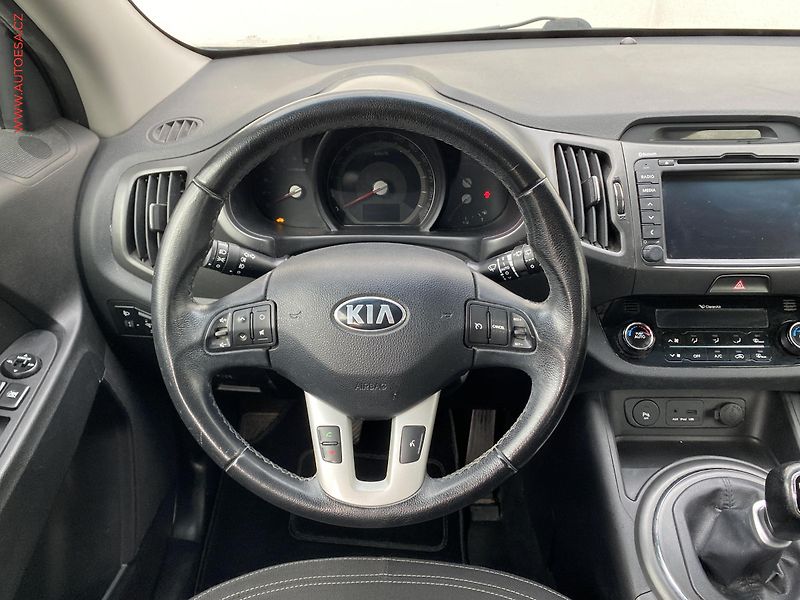 Kia Sportage (2014) 1.7 CRDi, AC, navi, kamera - fotka 11 z 18