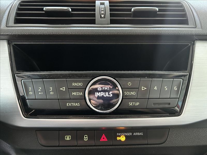 Škoda Fabia 1,0   MPI 55kW,SERVISKA,DPH - fotka 12 z 17