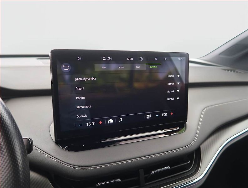 Škoda Enyaq (2023) Sportline 60 (62 kWh) - fotka 21 z 31