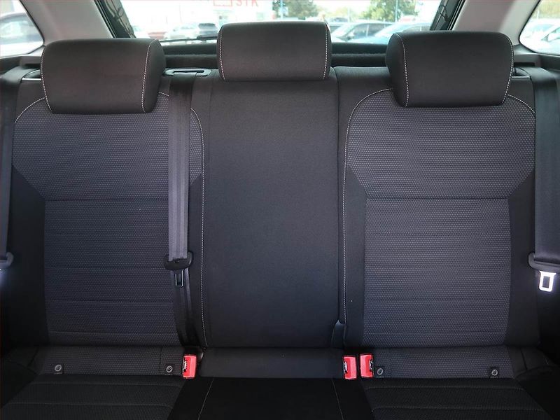 Škoda Rapid (2015) Spaceback 1.6 TDI, Xenony - fotka 10 z 17