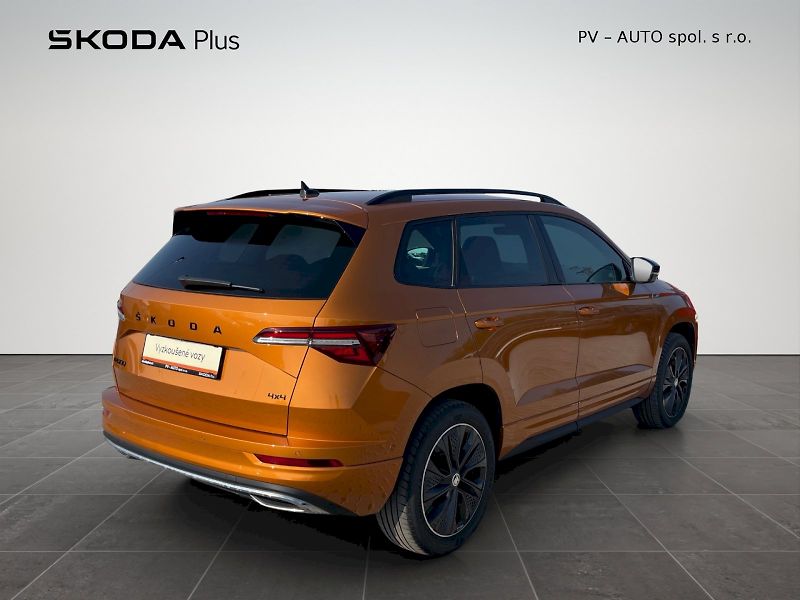 Škoda Karoq (2024) 2.0 TSI 140kW SportLine DSG 4x - fotka 2 z 35