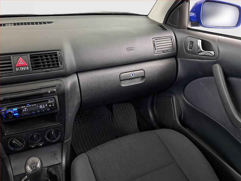 Škoda Octavia (2009) 1.6, nová STK, jezdí výborně - fotka 8 z 14