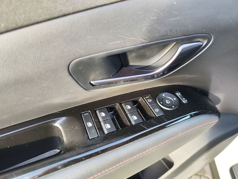 Hyundai Tucson 1.6 T-GDI/118kW N-Line DCT - fotka 32 z 34