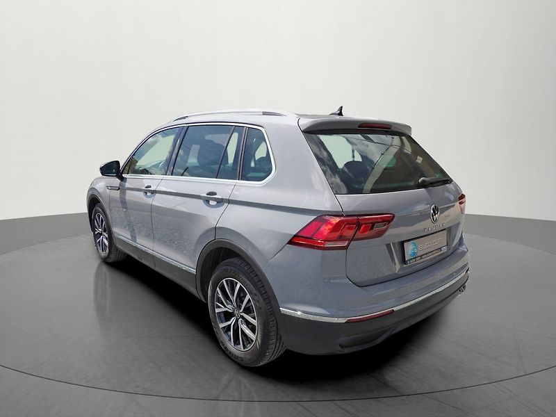 Volkswagen Tiguan 1.5TSI 110kW Virtual Life ACC - fotka 3 z 34