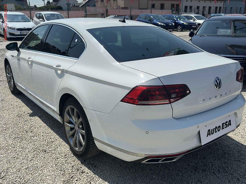 Volkswagen Passat (2019) 2.0TSi, 2.maj,ČR, DSG, LED - fotka 6 z 20