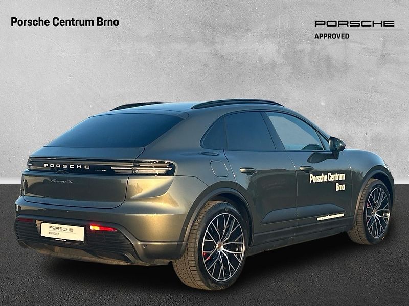 Porsche Macan 4S Electric - fotka 6 z 30