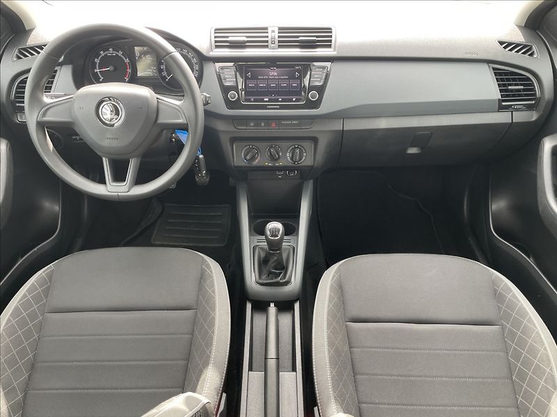 Škoda Fabia 1,0 MPi 55kw Klima Tažné Euro6 - fotka 11 z 29