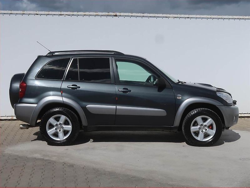 Toyota RAV4 (2004) 2.0 D-4D , 4X4, Tempomat - fotka 6 z 13