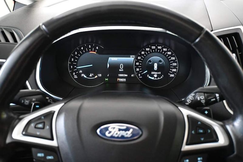 Ford S-MAX (2021) 2.0 7 Míst LED Tažné TITANIUM - fotka 26 z 34