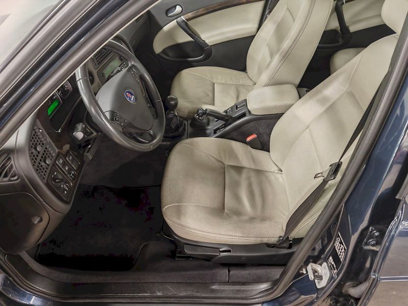 Saab 9-5 (2006) 2.0 Turbo Vector - fotka 15 z 23