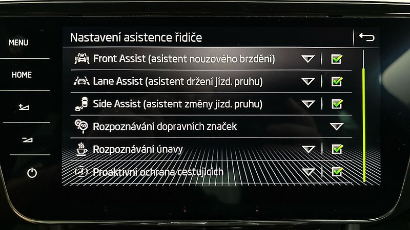 Škoda Superb 2.0 TDI DSG Sportline - fotka 30 z 34