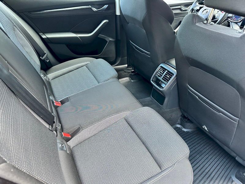 Škoda Octavia (2023) 2.0 TDI 110kW DSG Style Combi - fotka 21 z 23