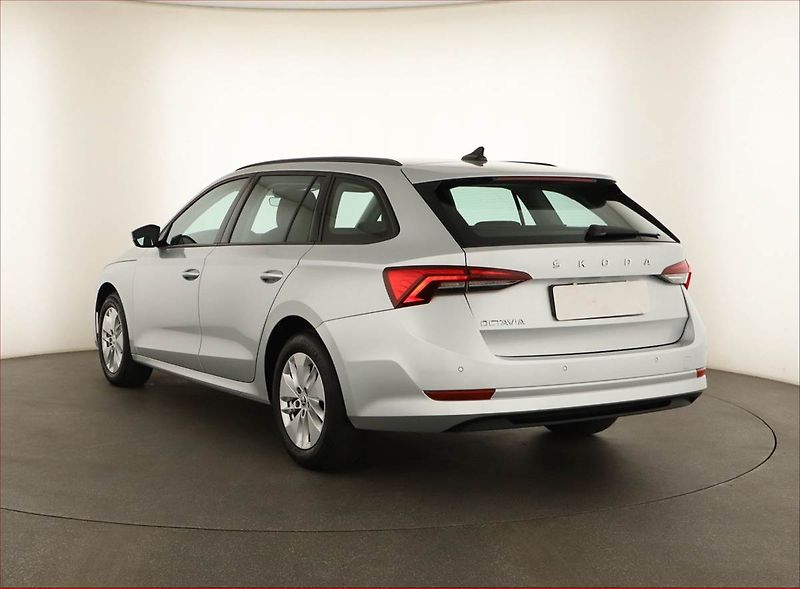 Škoda Octavia (2022) Ambition 2.0 TDI, ČR,1.maj - fotka 4 z 13