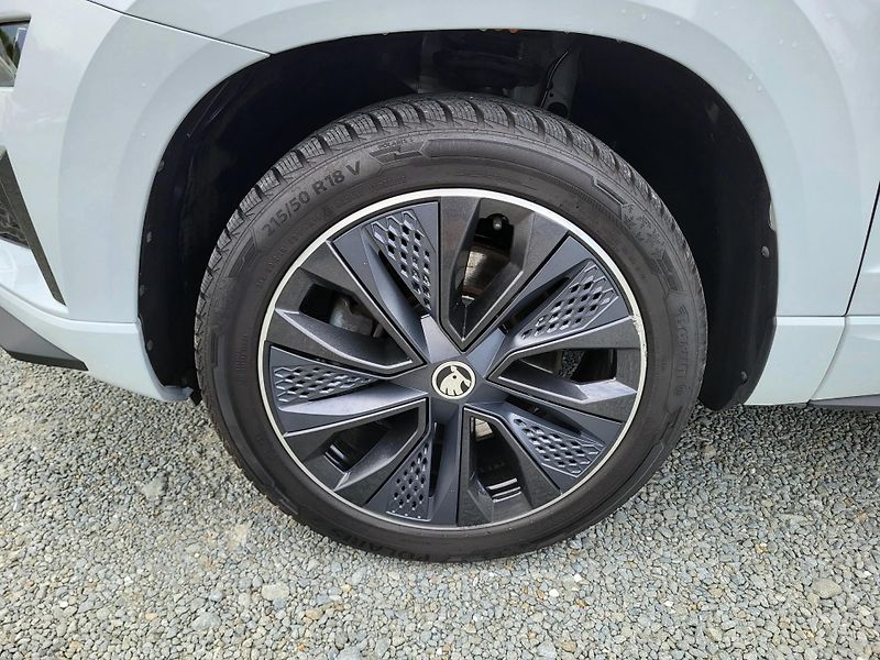 Škoda Karoq 1.5 TSI 110kW DSG SPORTLINE - fotka 37 z 48