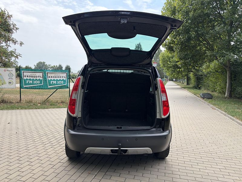Škoda Roomster 1.6 Scout Plus Edition - fotka 18 z 32