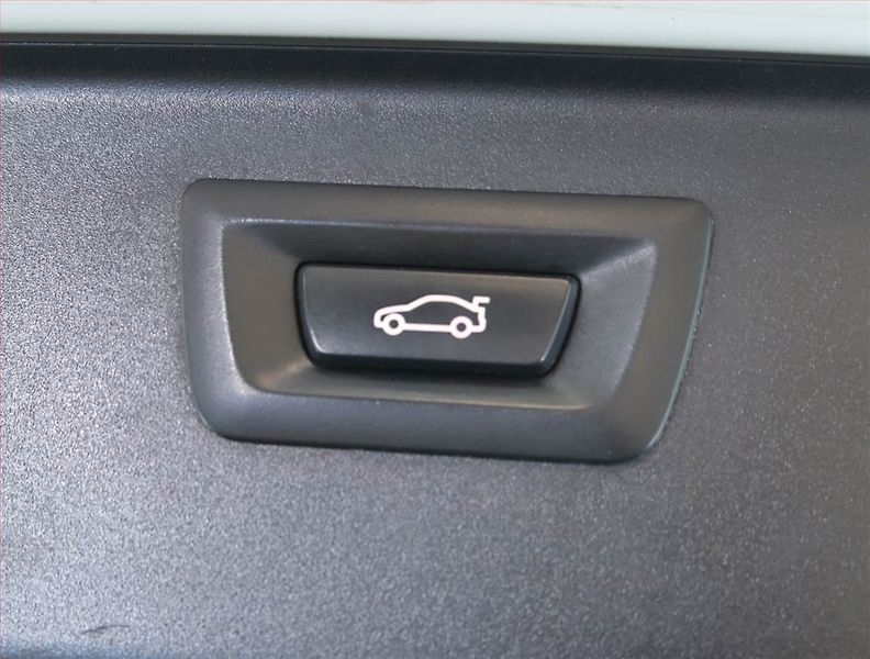 BMW Řada 5 (2015) 530d, Automat, Serv.kniha - fotka 16 z 23