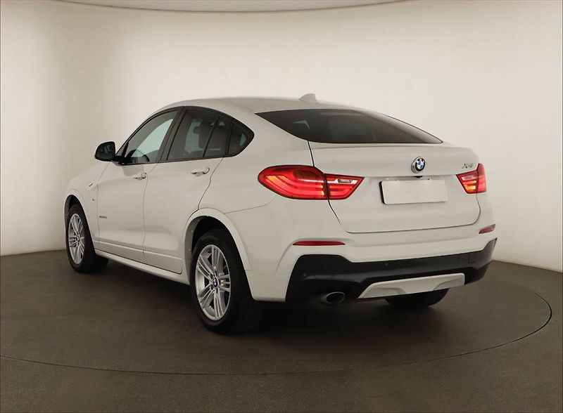 BMW X4 (2016) xDrive20d - fotka 4 z 17