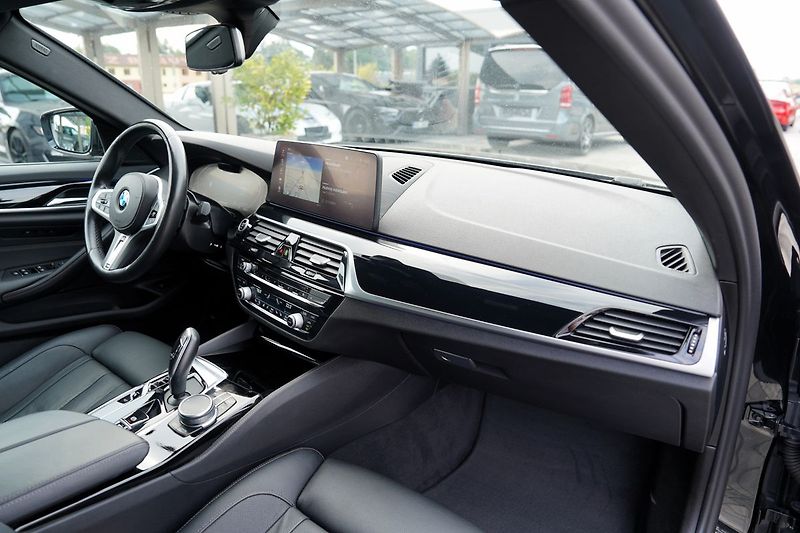 BMW Řada 5 540d xDrive M sport/Lasery - fotka 28 z 50