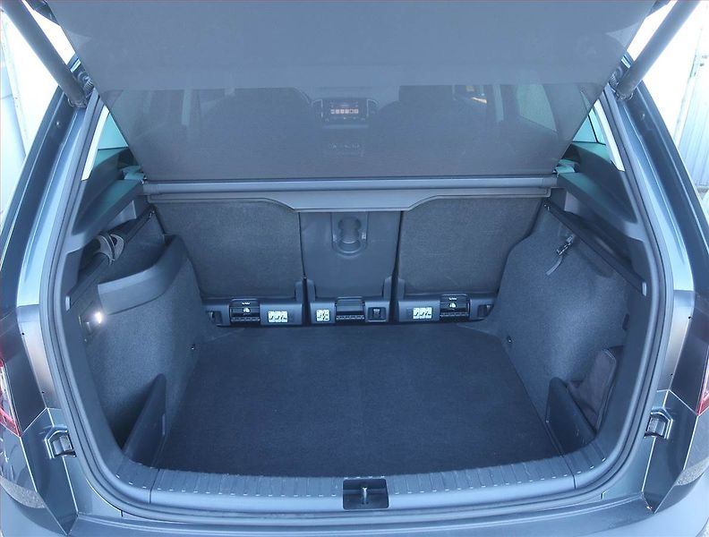 Škoda Karoq (2019) 2.0 TDI - fotka 14 z 18