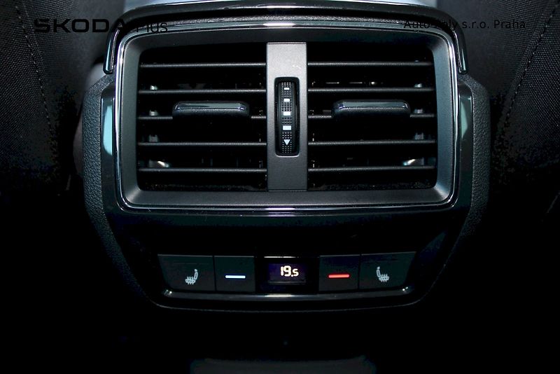 Škoda Karoq (2023) 2.0 TDI 110 kW Style - fotka 23 z 25