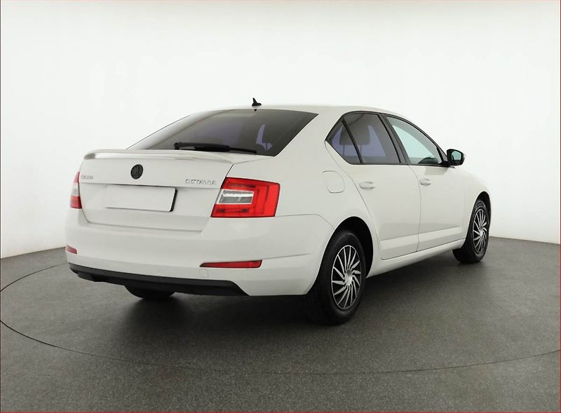 Škoda Octavia (2013) 1.6 TDI, Tempomat - fotka 5 z 14