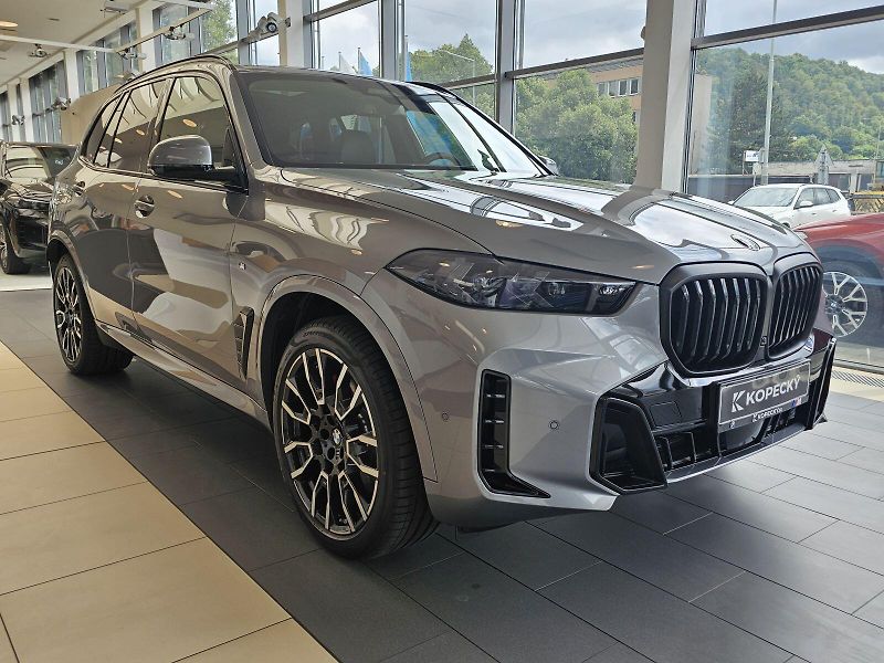 BMW X5 xDrive30d - fotka 9 z 38