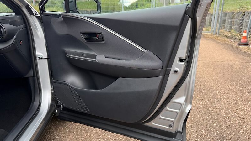 Toyota C-HR 1.8. Hybrid Comfort Business - - fotka 16 z 19