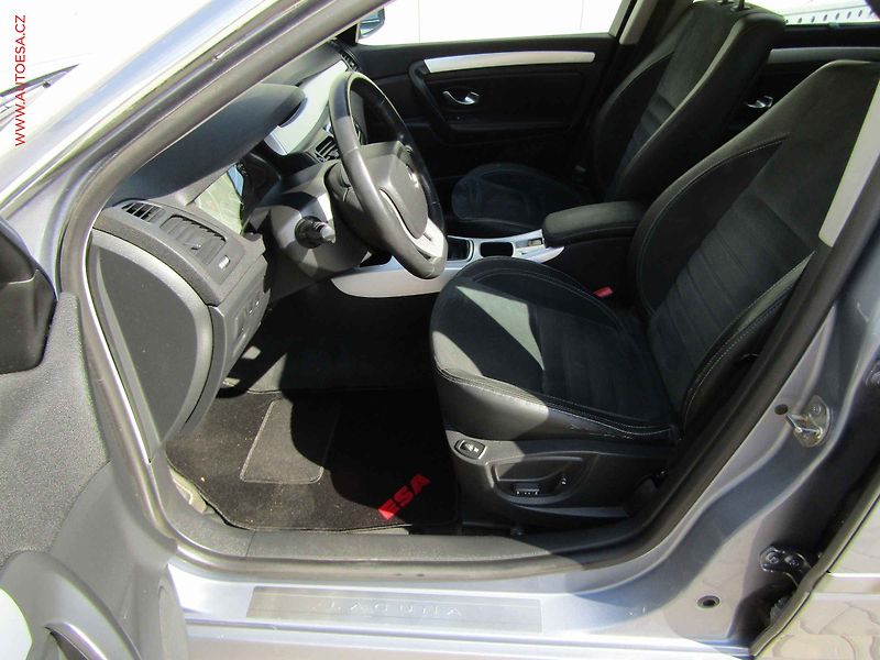 Renault Laguna (2008) 2.0 dCi, BIxen, AC, park - fotka 9 z 18