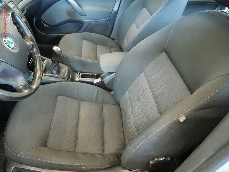 Škoda Octavia (2006) 1.6i, AC, temp - fotka 9 z 20