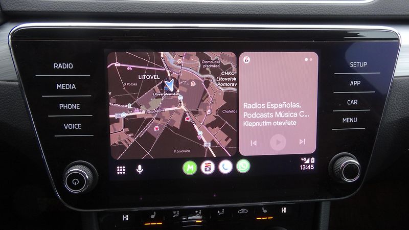 Škoda Superb 2.0TDi DSG Taž.zař. CEBIA  - fotka 23 z 32