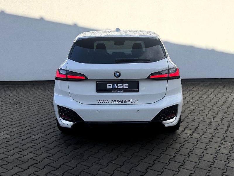 BMW Řada 2 218i Active Tourer M-Sport - fotka 5 z 17